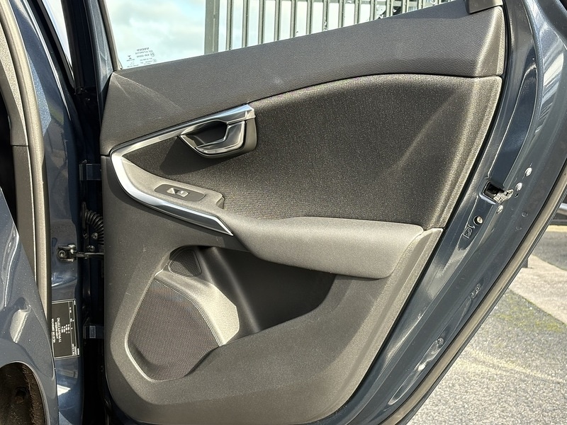 Used Volvo V40 2014 for sale - 77384813: Photo 39