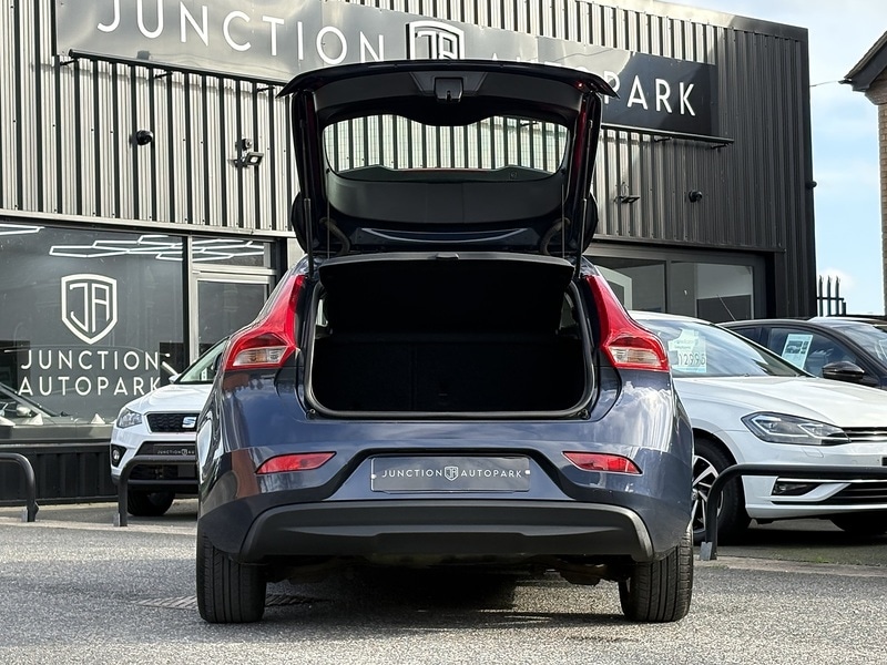 Used Volvo V40 2014 for sale - 77384813: Photo 43