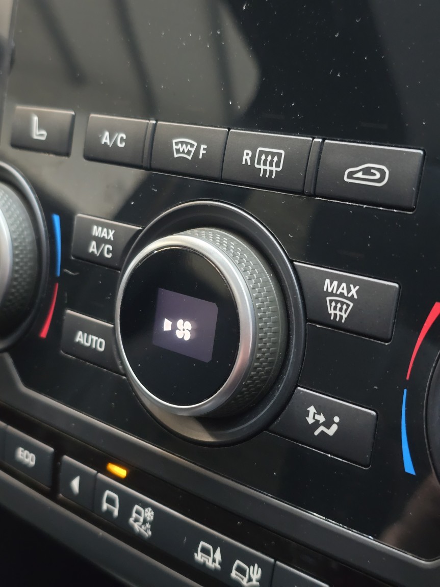 Used Land Rover Discovery Sport 2015 for sale - 77595251: Photo 51