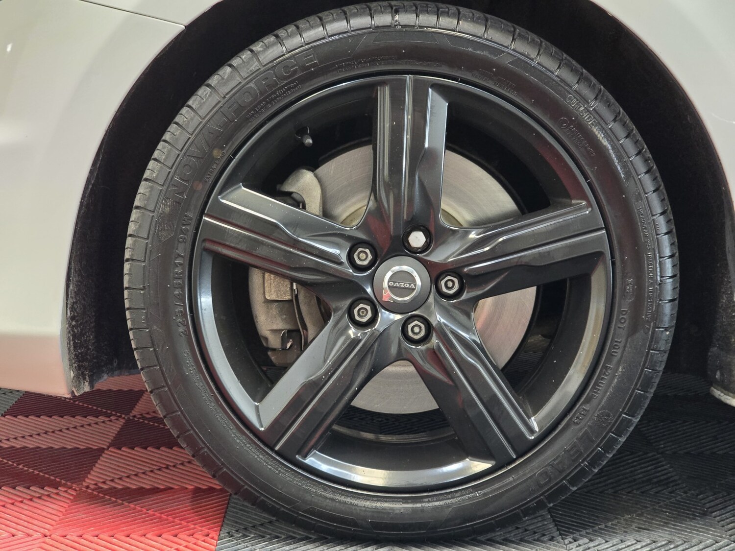 Used Volvo V40 2017 for sale - 78057132: Photo 16