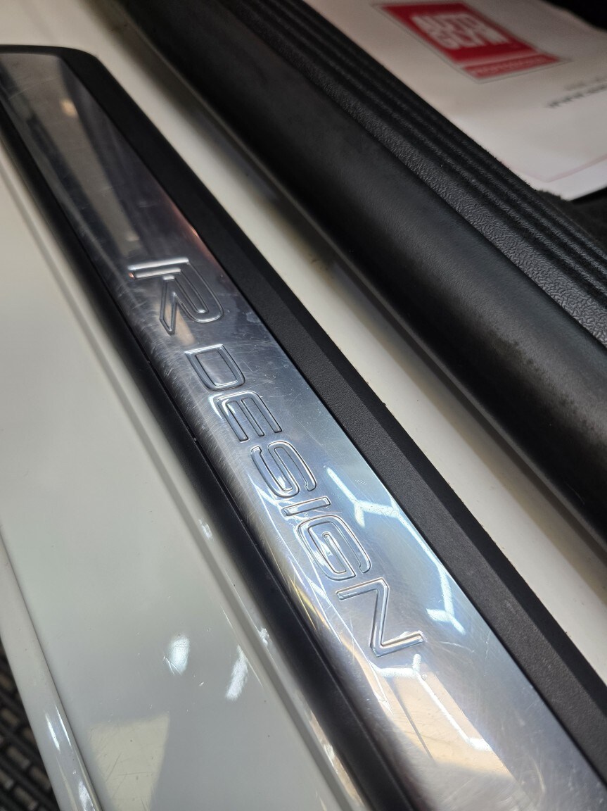 Used Volvo V40 2017 for sale - 78057132: Photo 19