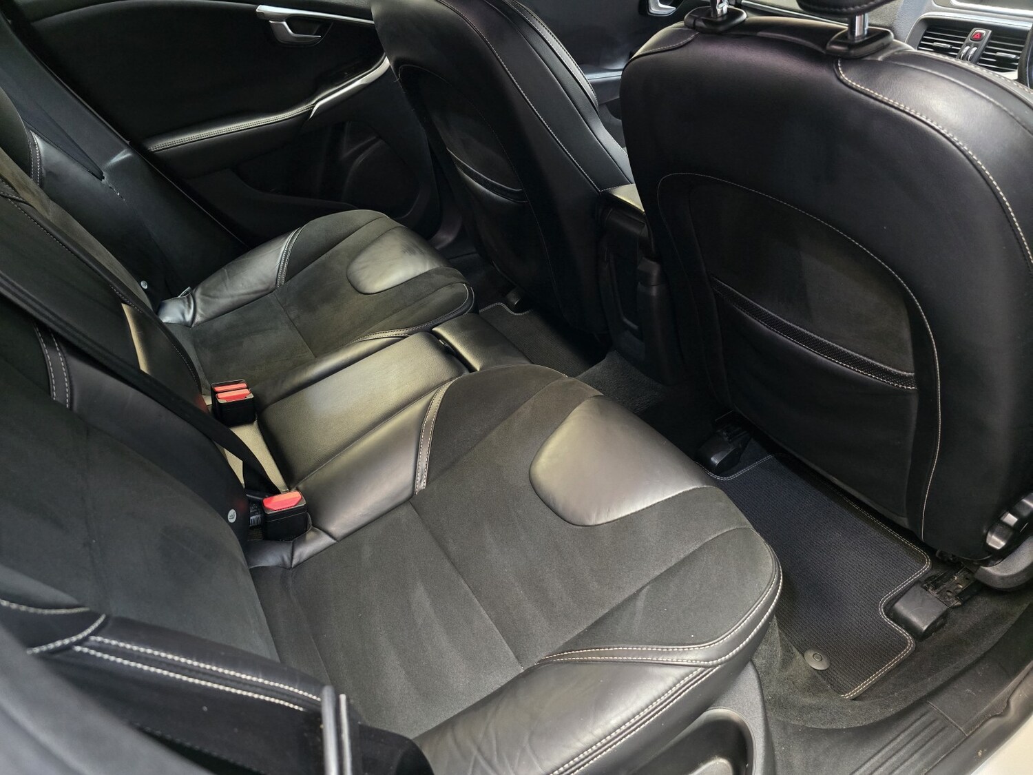 Used Volvo V40 2017 for sale - 78057132: Photo 25