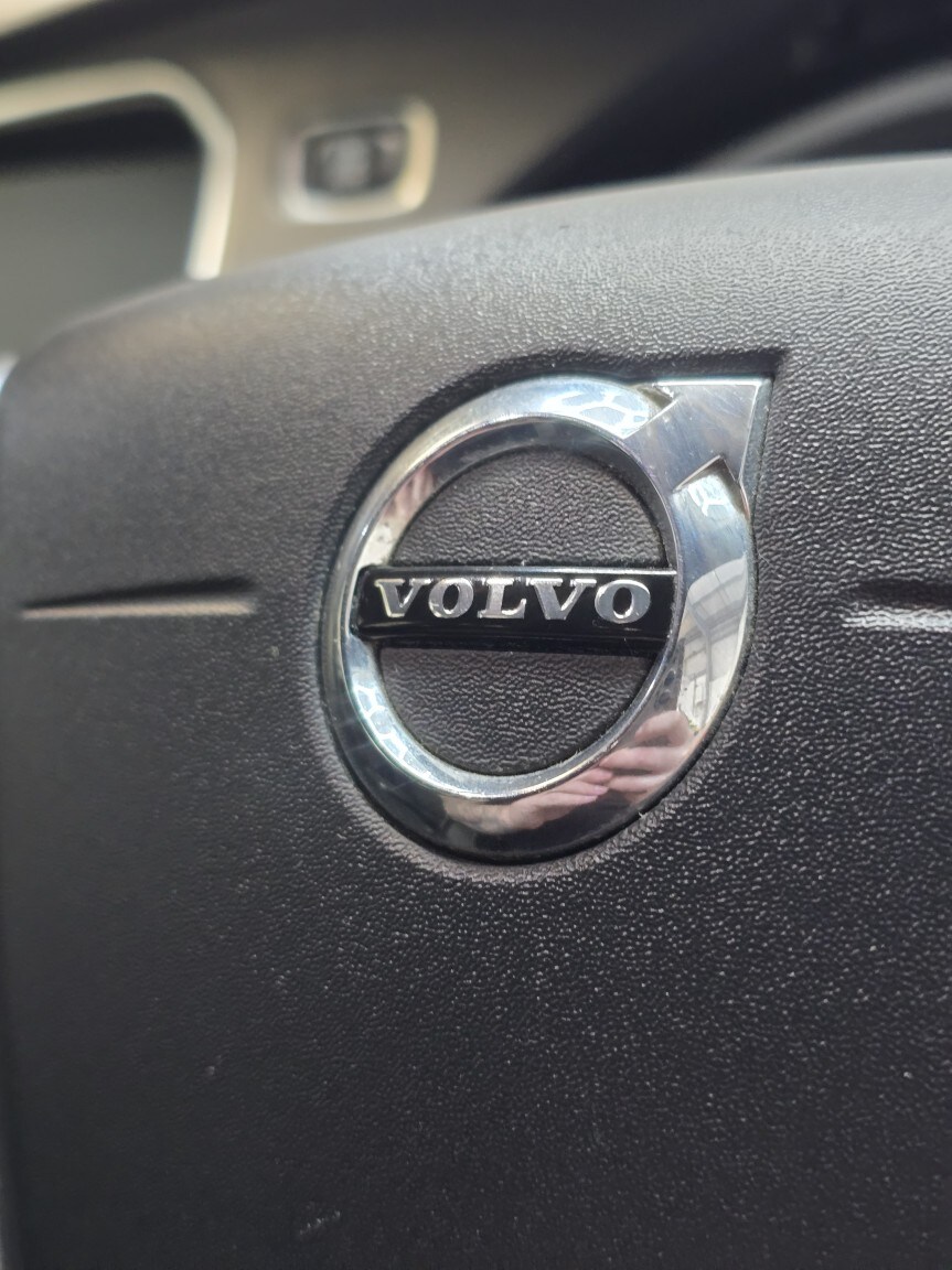 Used Volvo V40 2017 for sale - 78057132: Photo 34