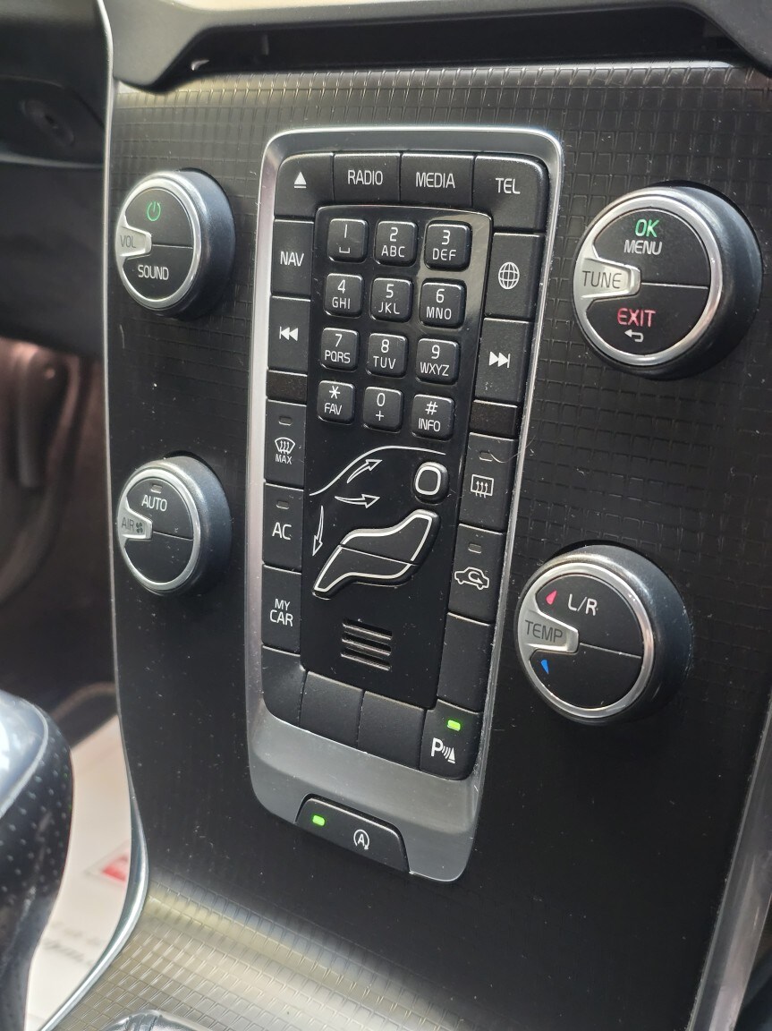 Used Volvo V40 2017 for sale - 78057132: Photo 40