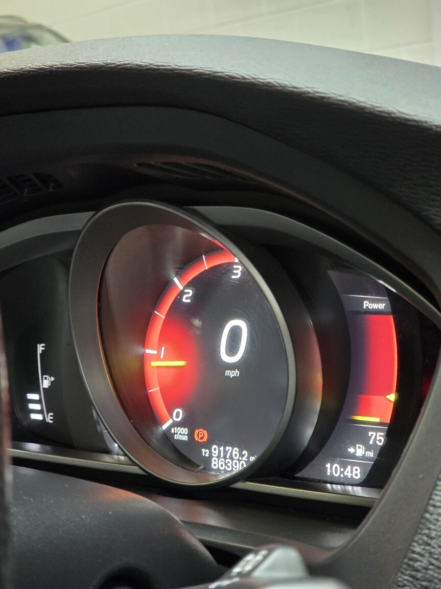 Used Volvo V40 2017 for sale - 78057132: Photo 42