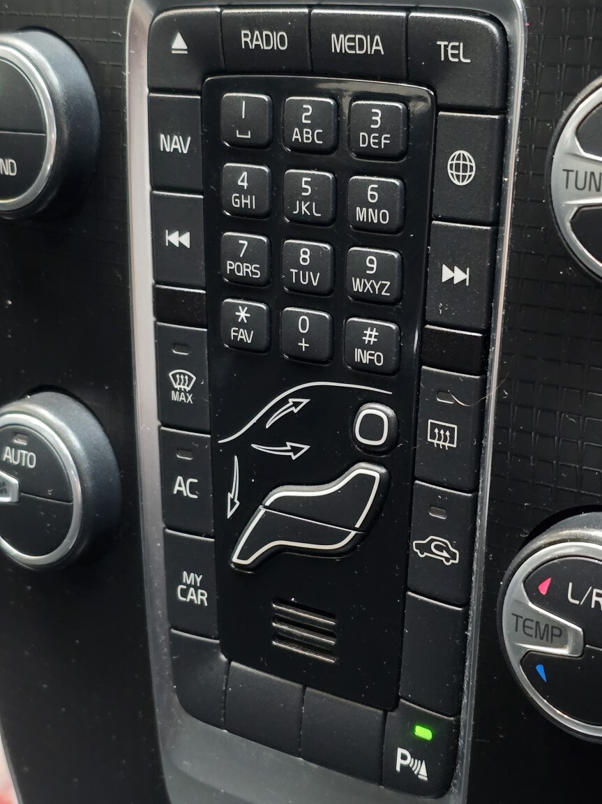 Used Volvo V40 2017 for sale - 78057132: Photo 46