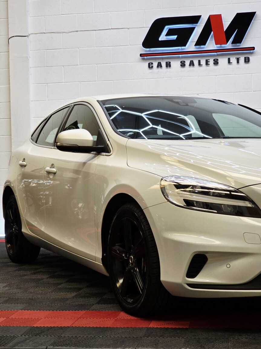 Used Volvo V40 2017 for sale - 78057132: Photo 8