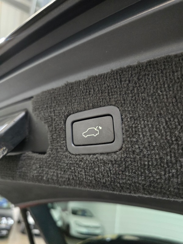 Used Jaguar XF 2014 for sale - 76263691: Photo 17