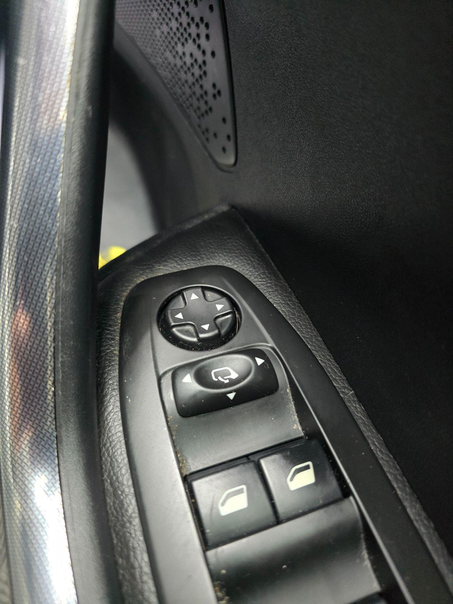 Used Peugeot 2008 2015 for sale - 76611656: Photo 27