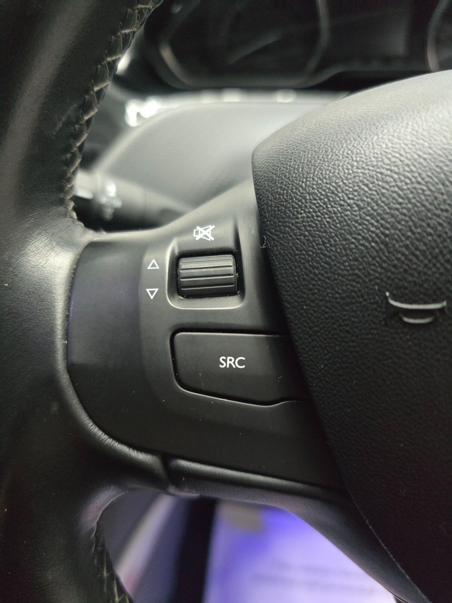 Used Peugeot 2008 2015 for sale - 76611656: Photo 32