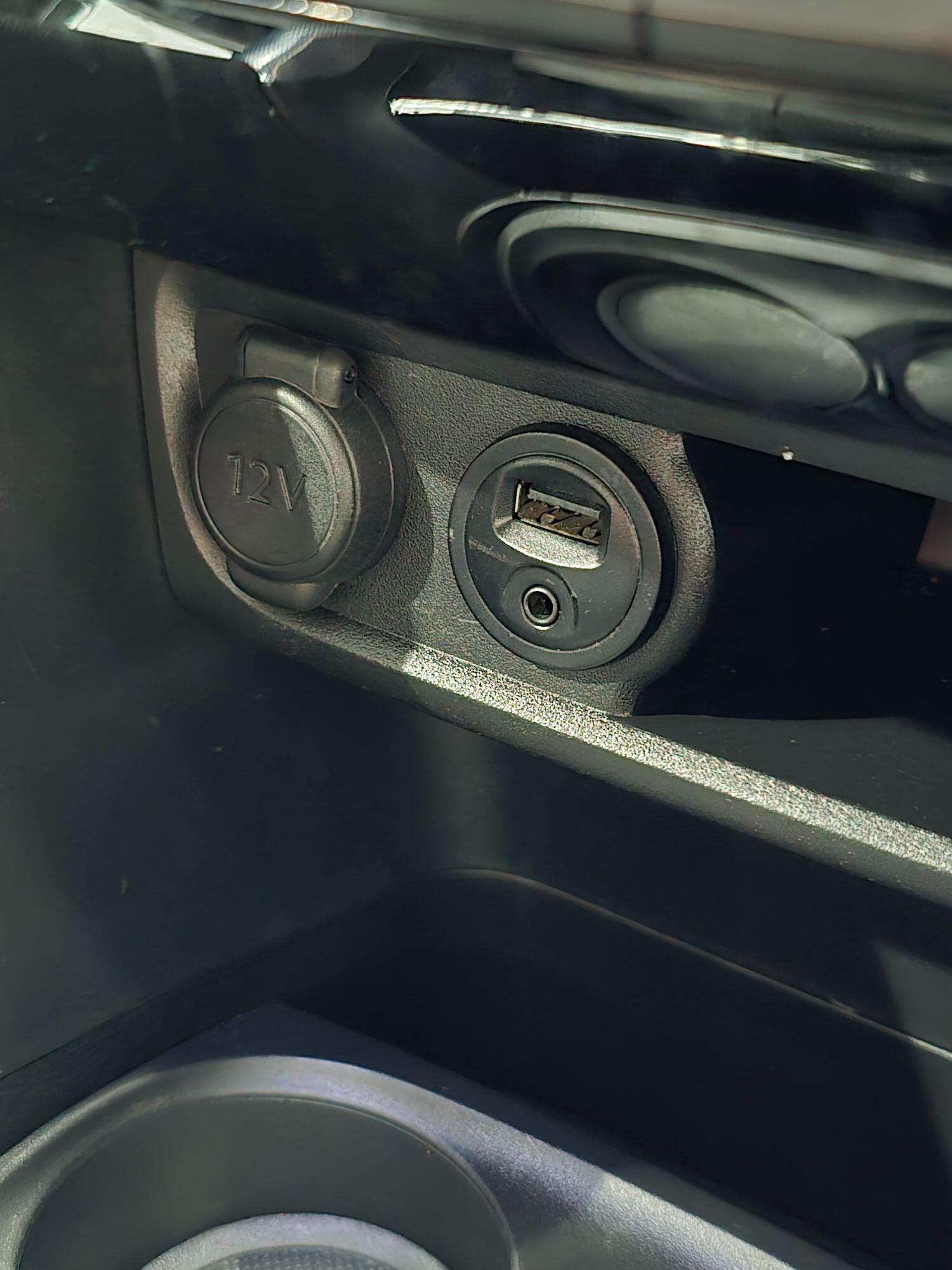 Used Peugeot 2008 2015 for sale - 76611656: Photo 36