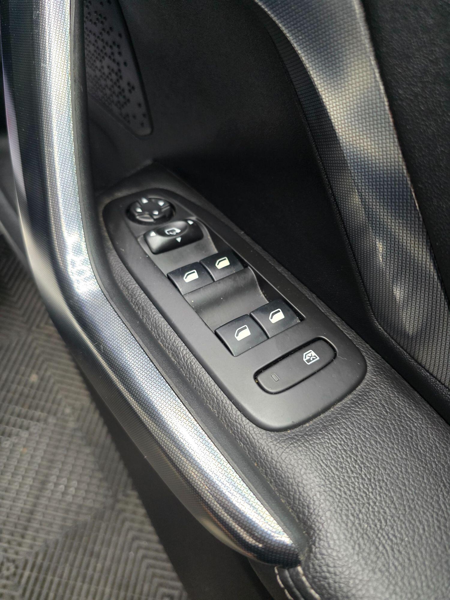 Used Peugeot 2008 2015 for sale - 76741253: Photo 26