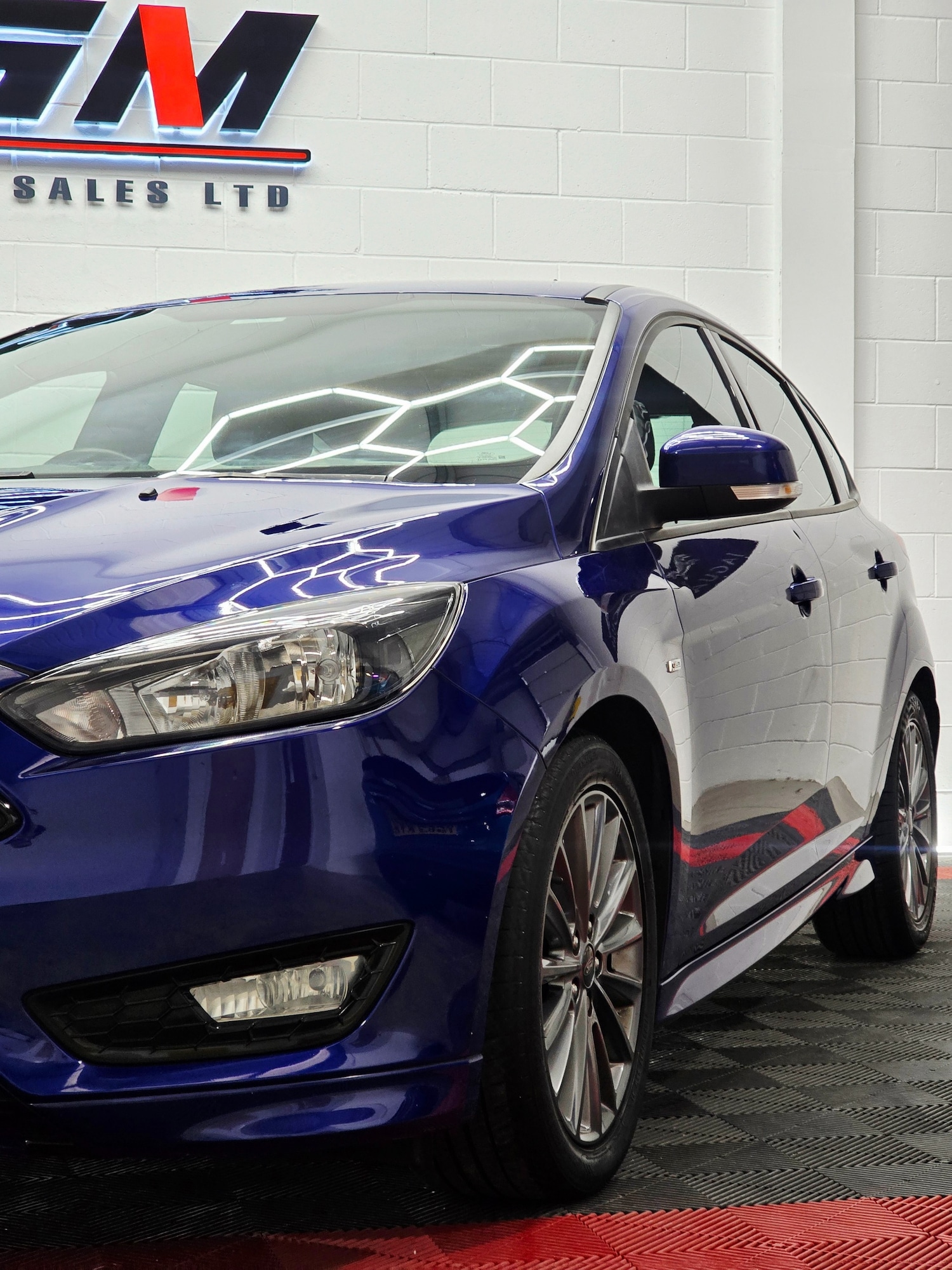 Used Ford Focus 2017 for sale - 76344325: Photo 2