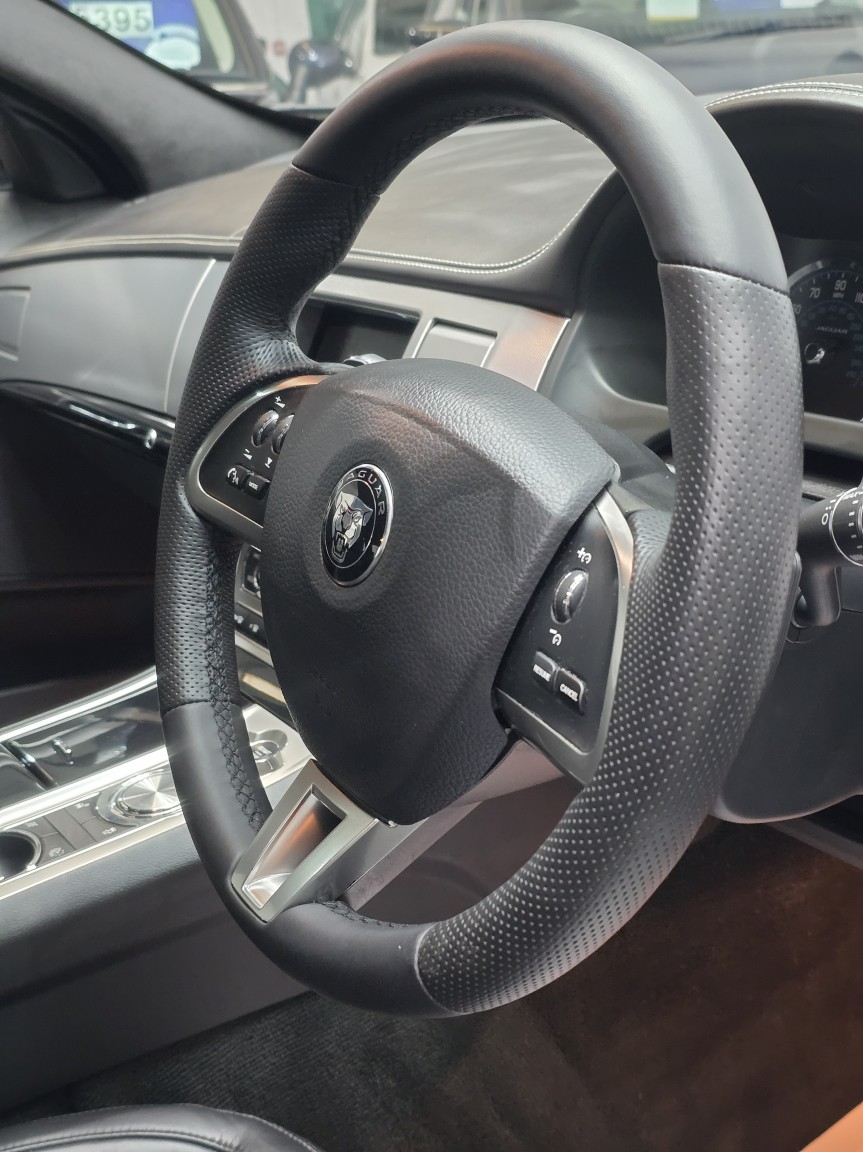 Used Jaguar XF 2014 for sale - 76666063: Photo 32