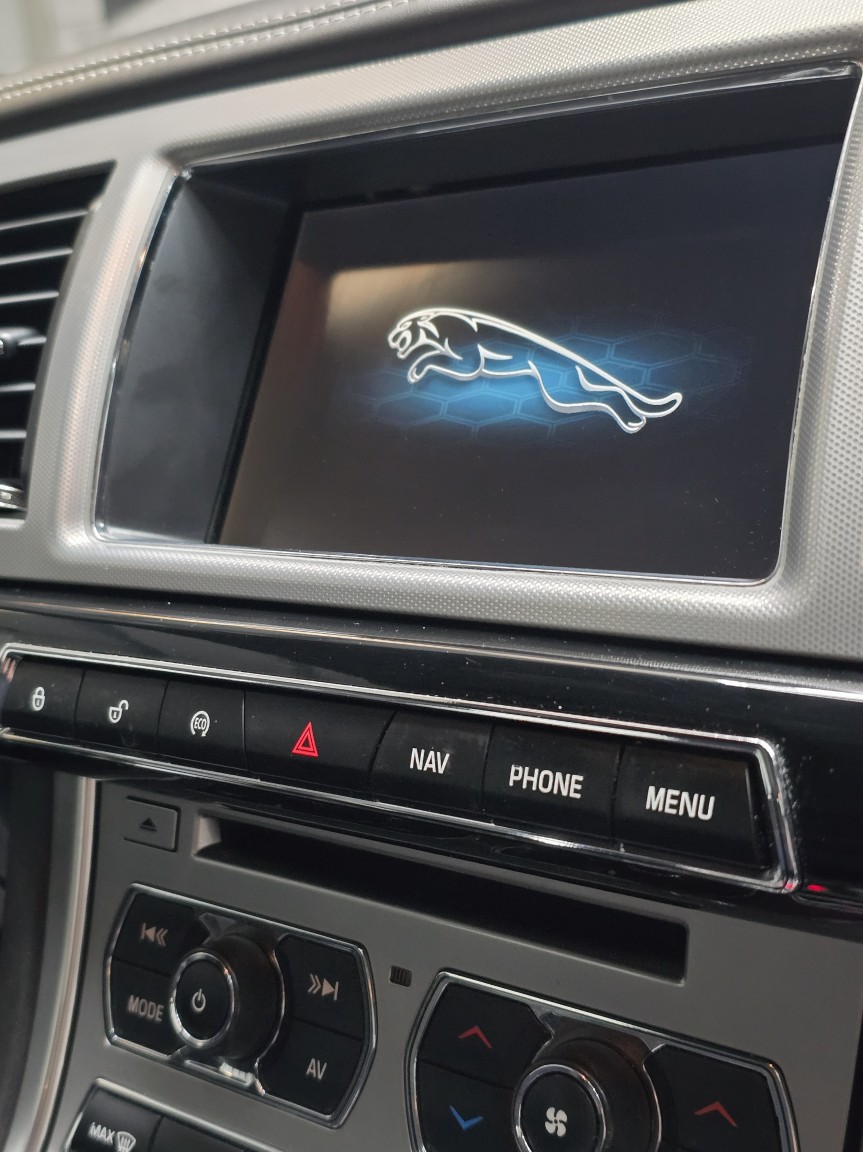 Used Jaguar XF 2014 for sale - 76666063: Photo 37