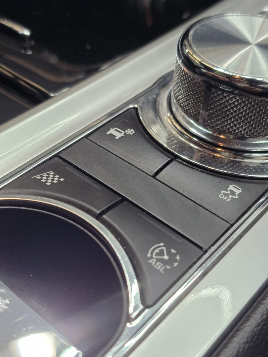 Used Jaguar XF 2014 for sale - 76666063: Photo 40