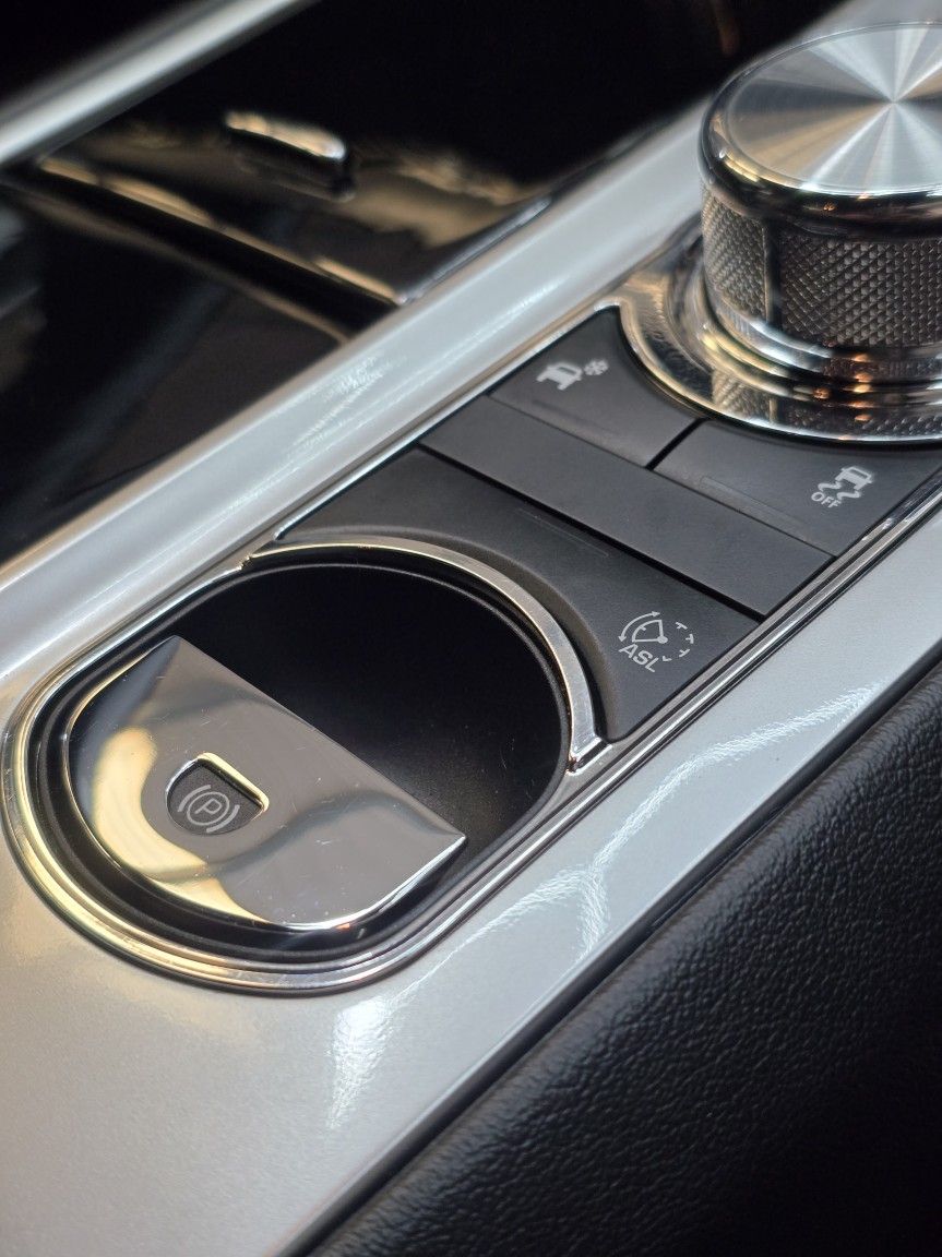 Used Jaguar XF 2015 for sale - 77735846: Photo 40