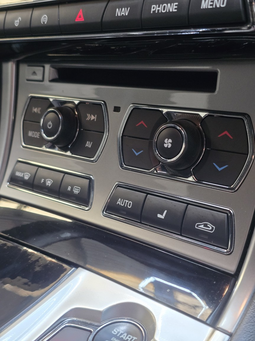 Used Jaguar XF 2015 for sale - 77735846: Photo 42