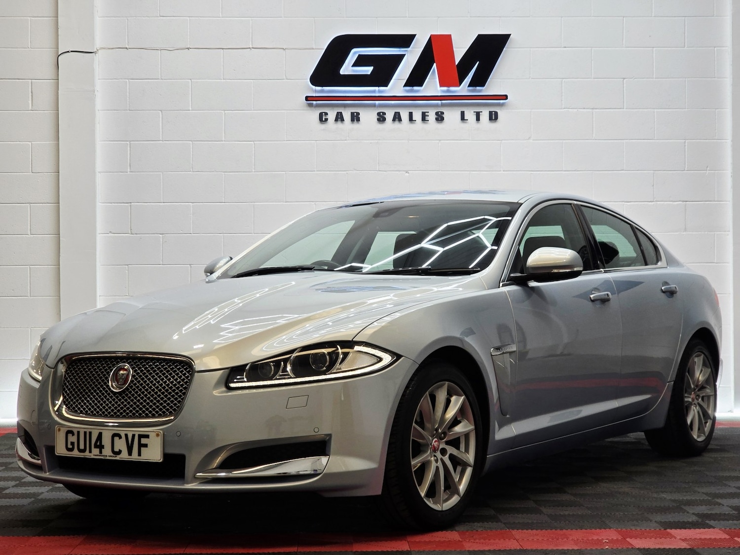 Used Jaguar XF 2014 for sale - 77135917: Photo 1