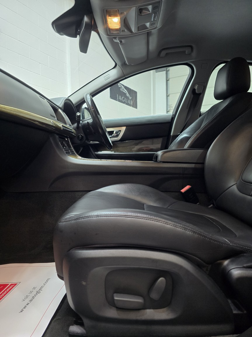 Used Jaguar XF 2014 for sale - 77135917: Photo 19