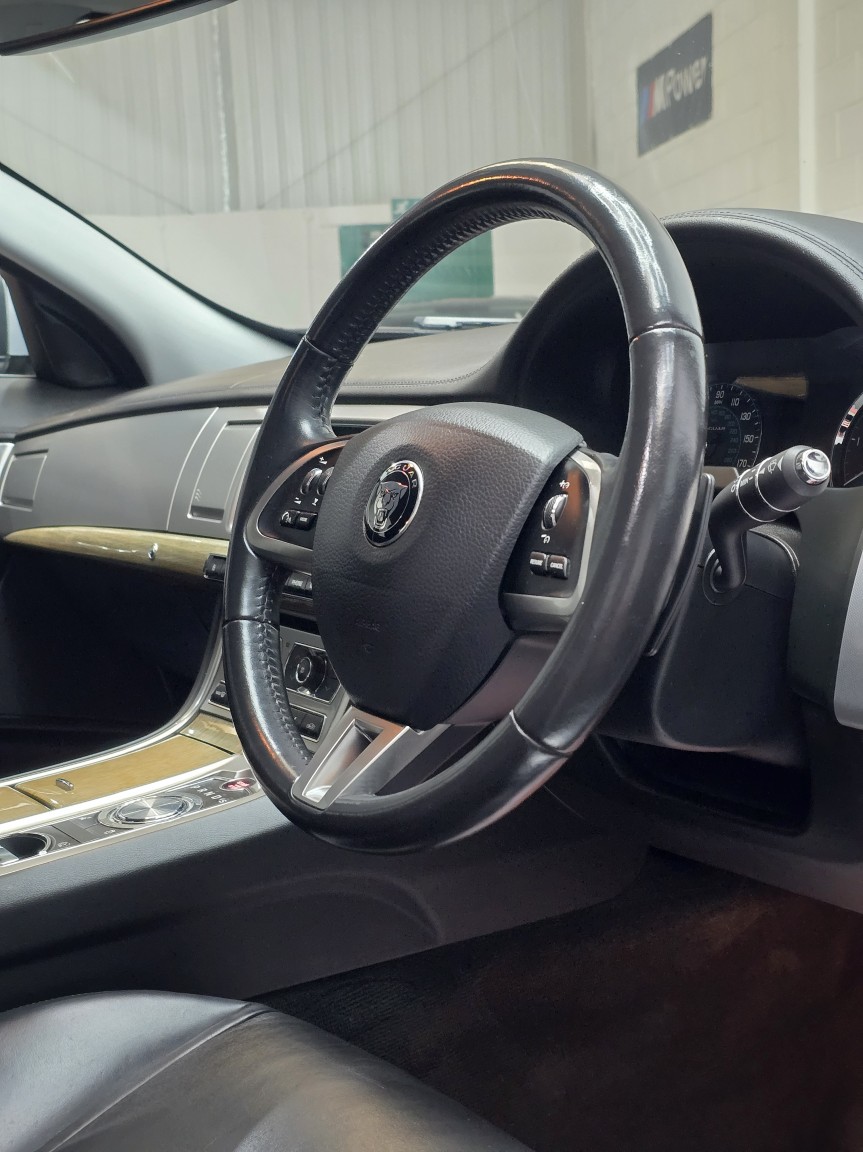 Used Jaguar XF 2014 for sale - 77135917: Photo 31