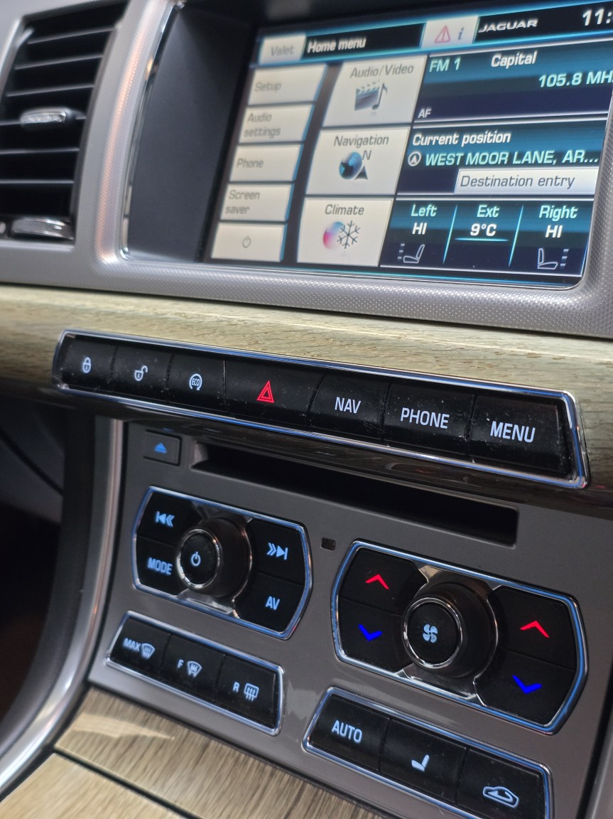 Used Jaguar XF 2014 for sale - 77135917: Photo 38