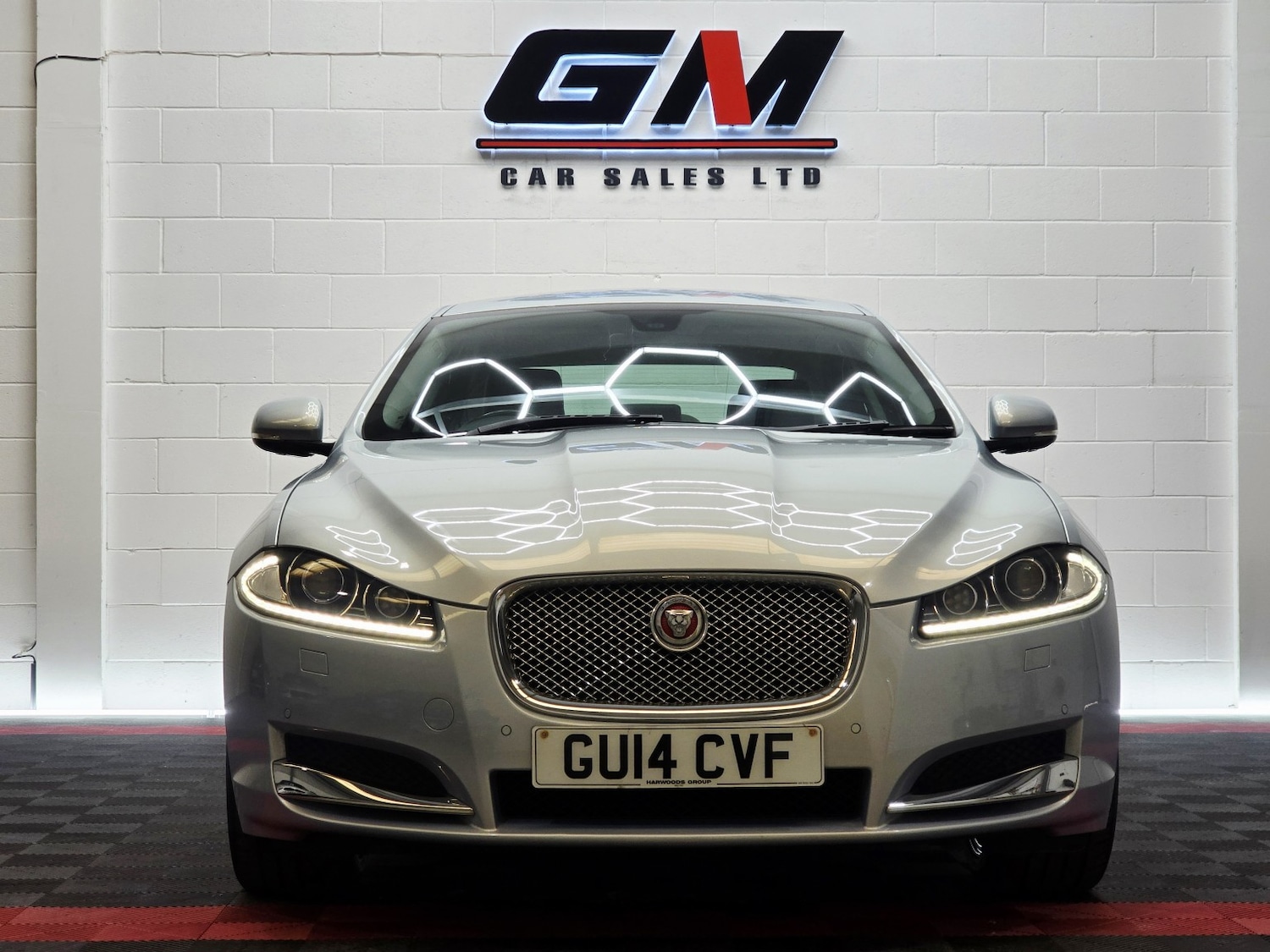 Used Jaguar XF 2014 for sale - 77135917: Photo 4