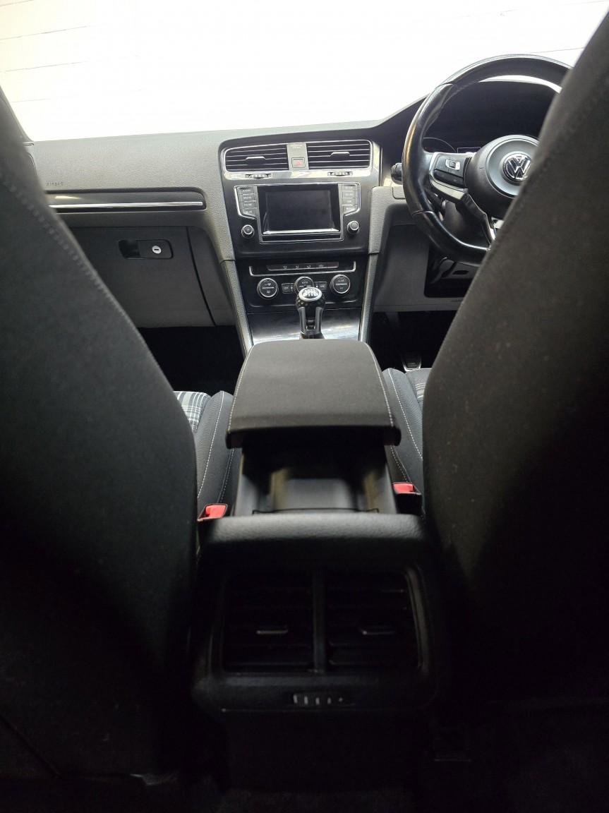 Used Volkswagen Golf 2013 for sale - 77991725: Photo 24