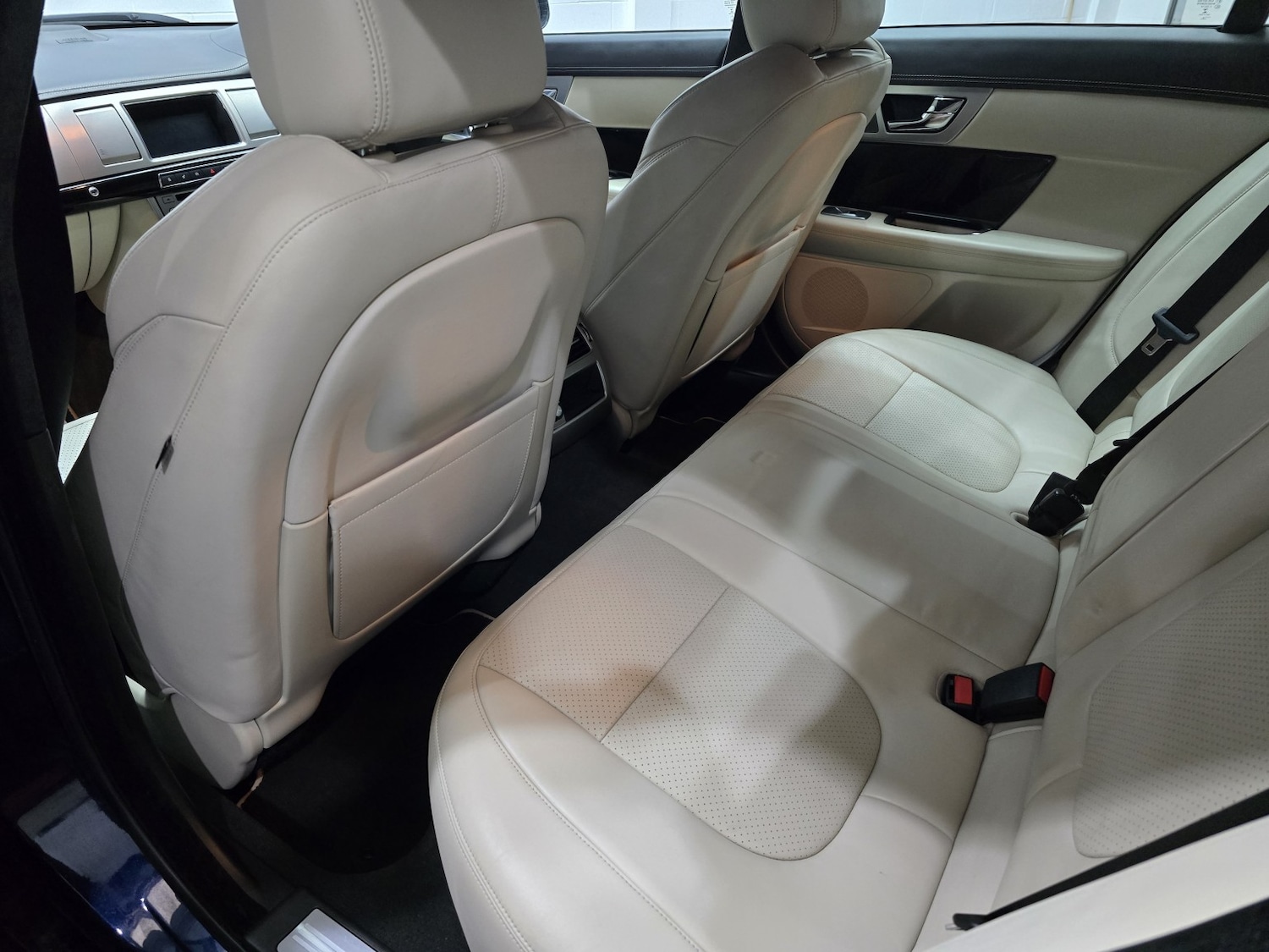 Used Jaguar XF 2015 for sale - 77213521: Photo 25