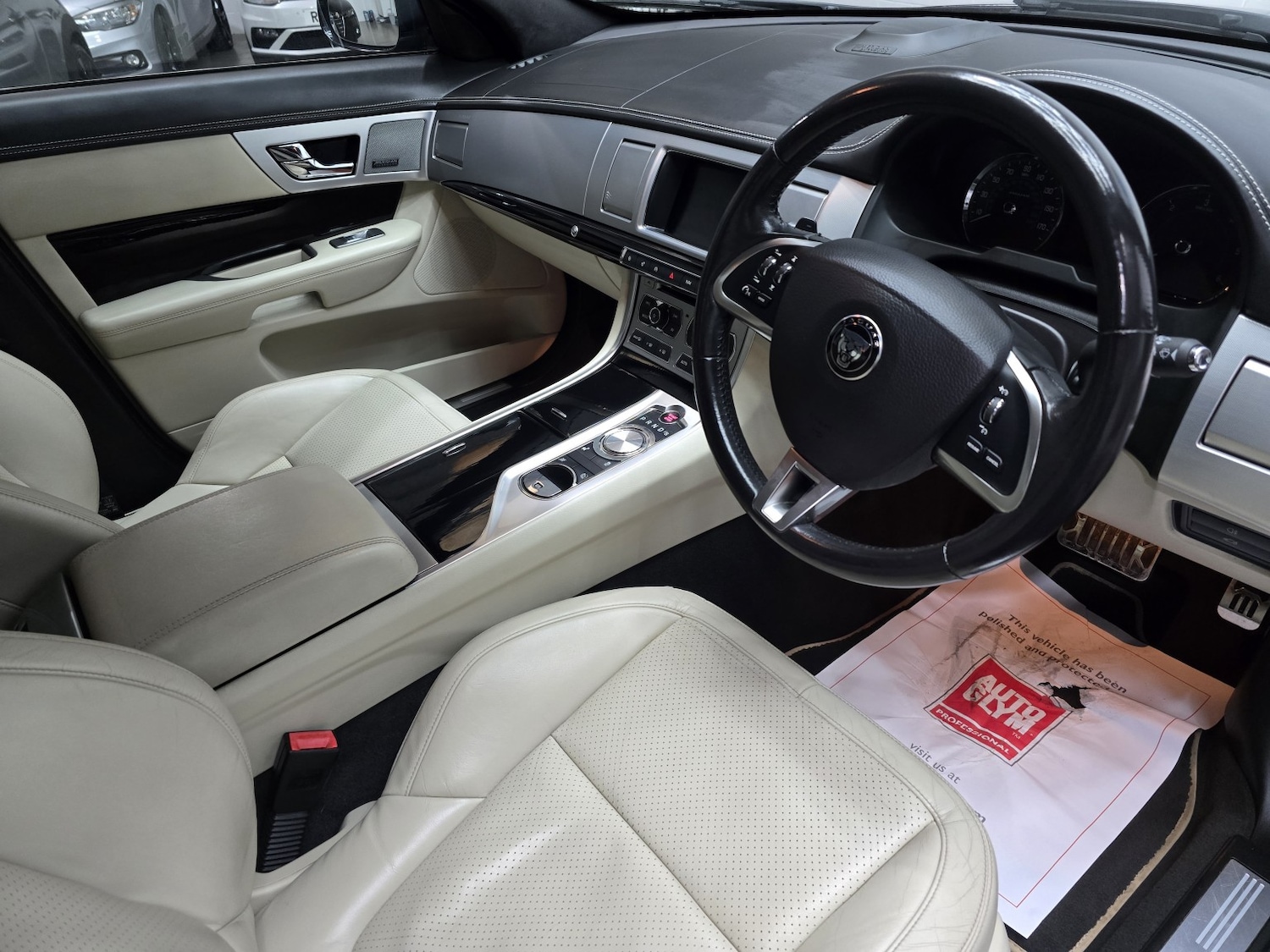 Used Jaguar XF 2015 for sale - 77213521: Photo 30