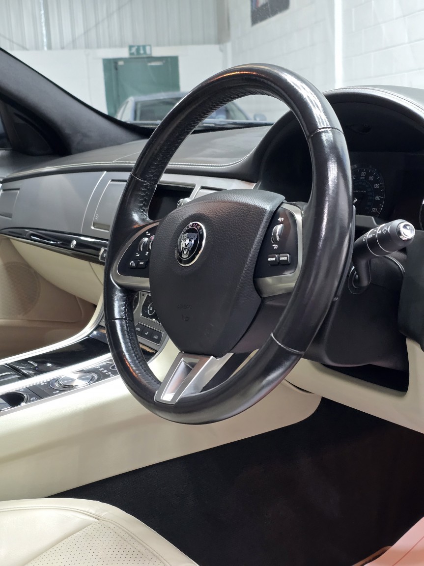 Used Jaguar XF 2015 for sale - 77213521: Photo 34