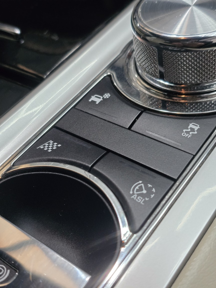 Used Jaguar XF 2015 for sale - 77213521: Photo 38