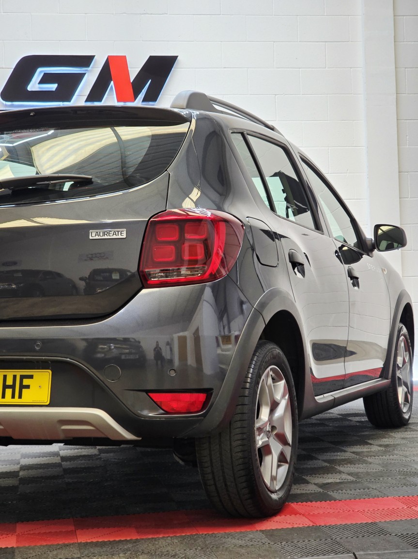 Used Dacia Sandero Stepway 2017 for sale - 77977002: Photo 10