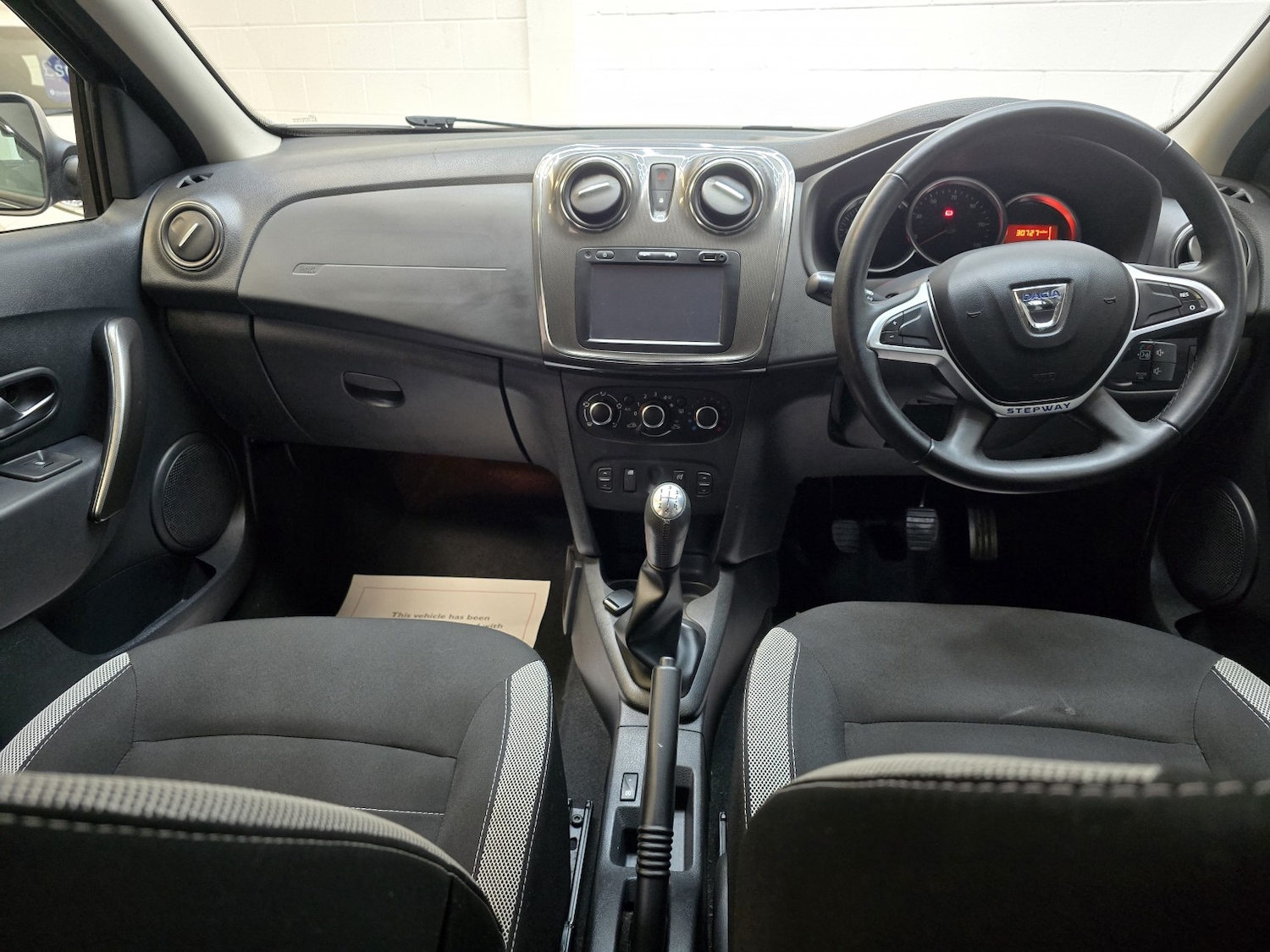 Used Dacia Sandero Stepway 2017 for sale - 77977002: Photo 22