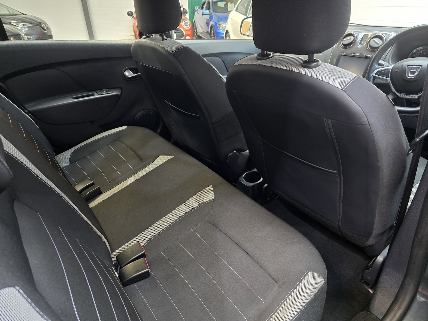 Used Dacia Sandero Stepway 2017 for sale - 77977002: Photo 25