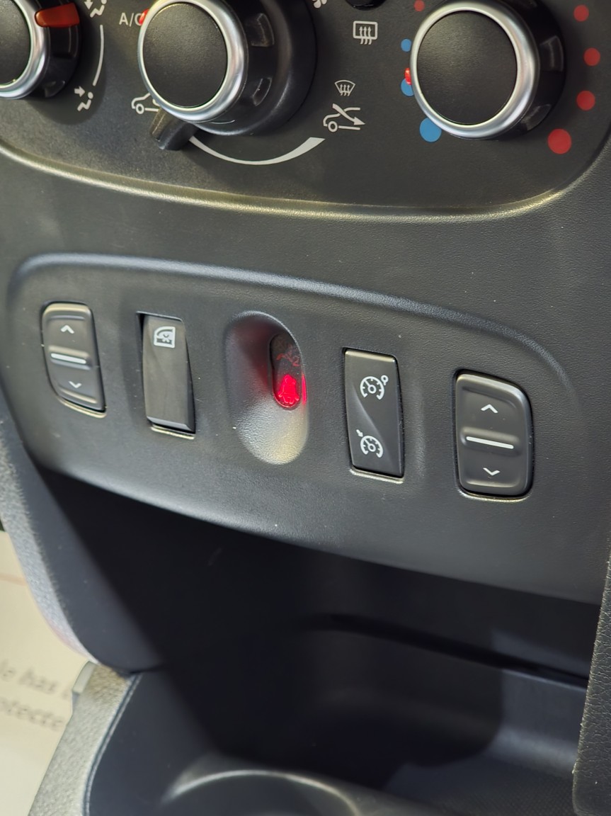 Used Dacia Sandero Stepway 2017 for sale - 77977002: Photo 38