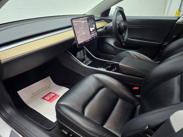 Used Tesla Model 3 2020 for sale - 76156876: Photo 16