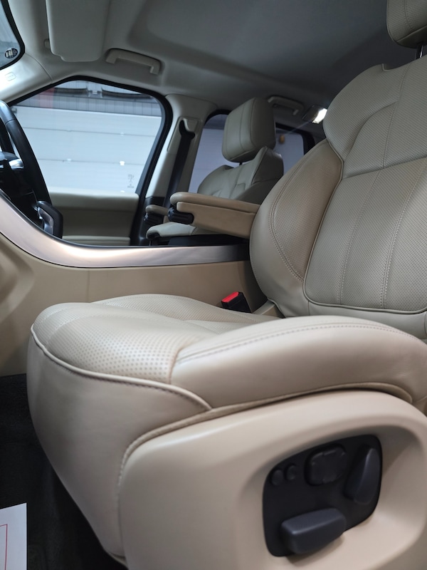 Used Land Rover Range Rover Sport 2015 for sale - 75665387: Photo 16