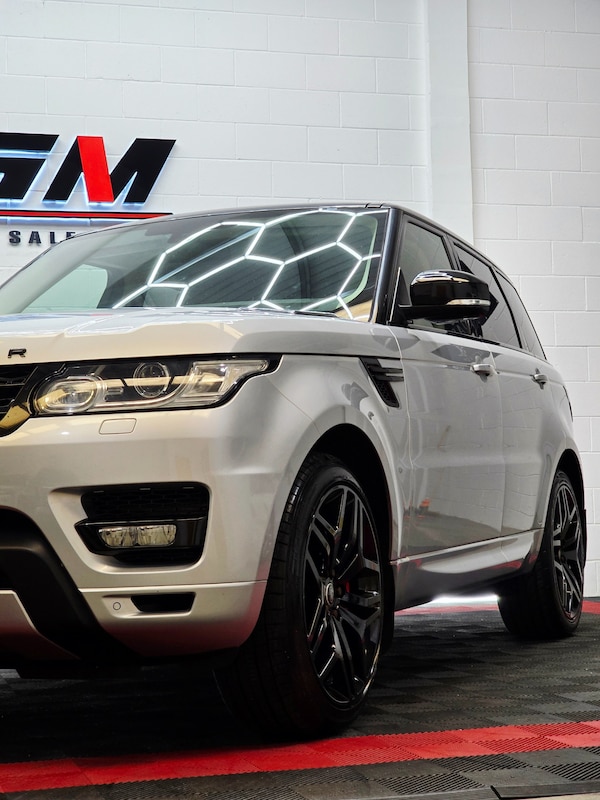 Used Land Rover Range Rover Sport 2015 for sale - 75665387: Photo 2