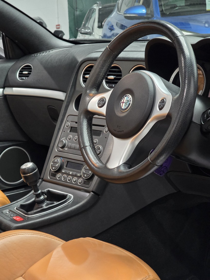 Used Alfa Romeo Spider 2008 for sale - 77073129: Photo 32