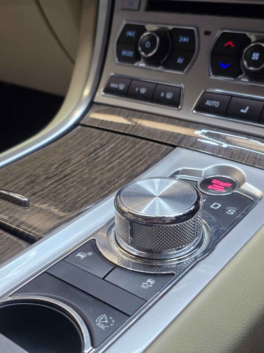 Used Jaguar XF 2015 for sale - 78182828: Photo 34