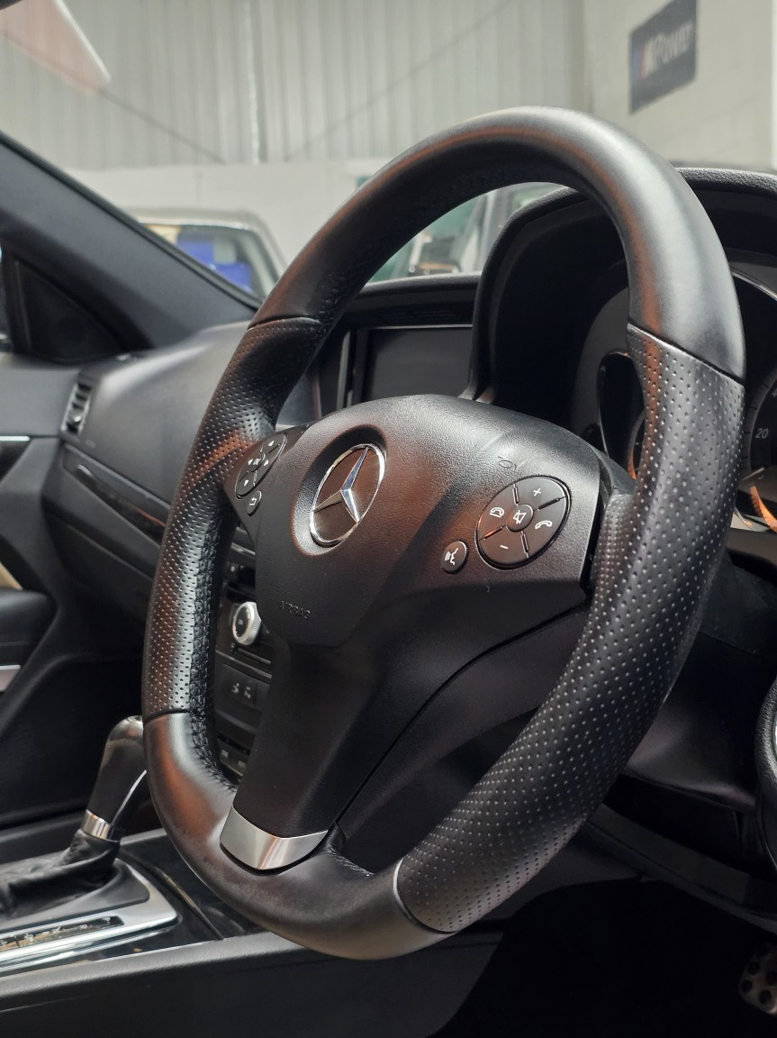 Used Mercedes-Benz E Class 2010 for sale - 76855370: Photo 27