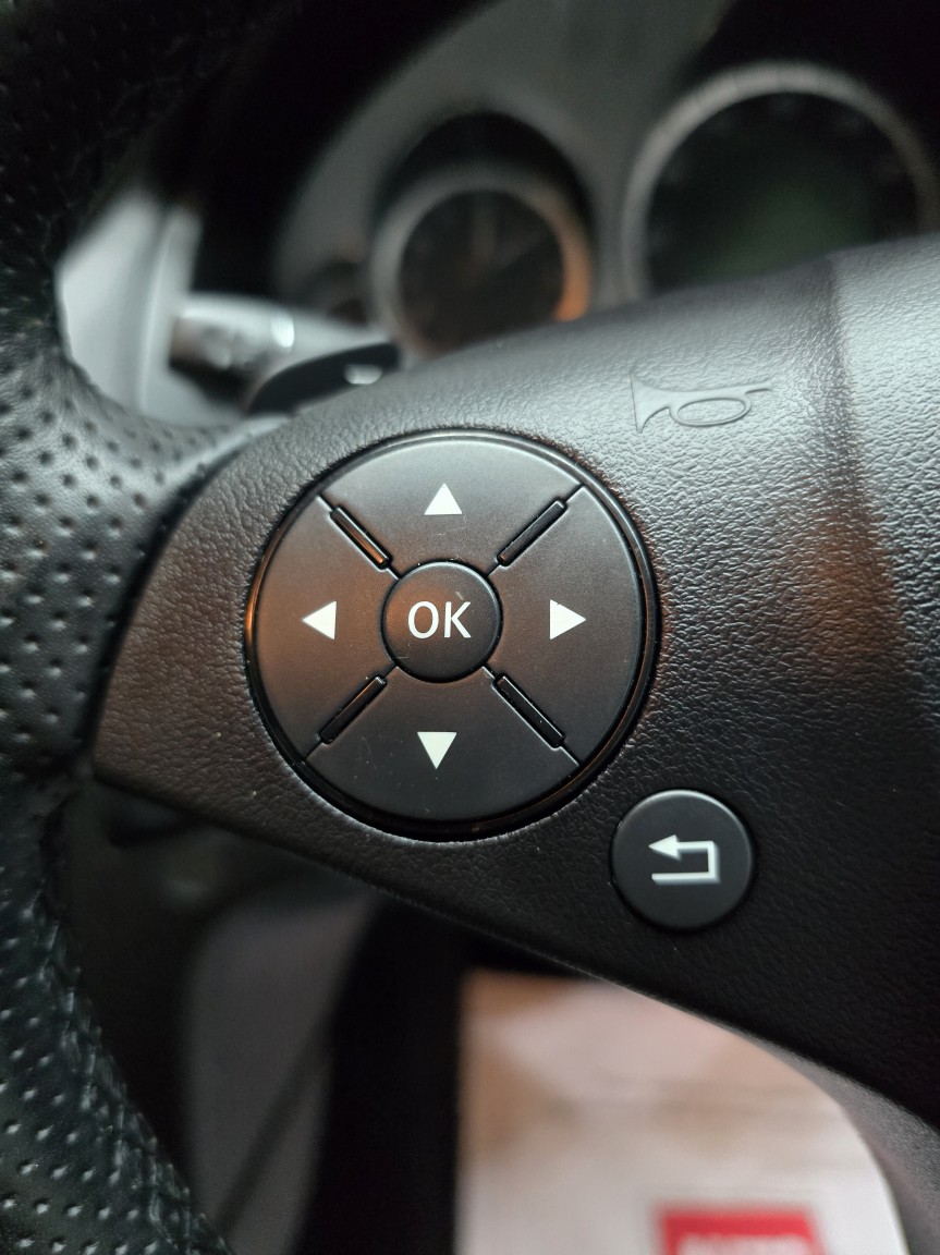 Used Mercedes-Benz E Class 2010 for sale - 76855370: Photo 30