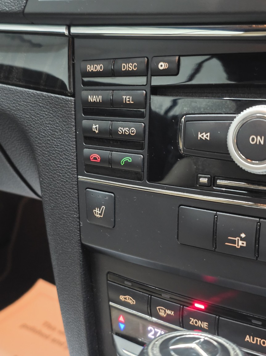 Used Mercedes-Benz E Class 2010 for sale - 76855370: Photo 39