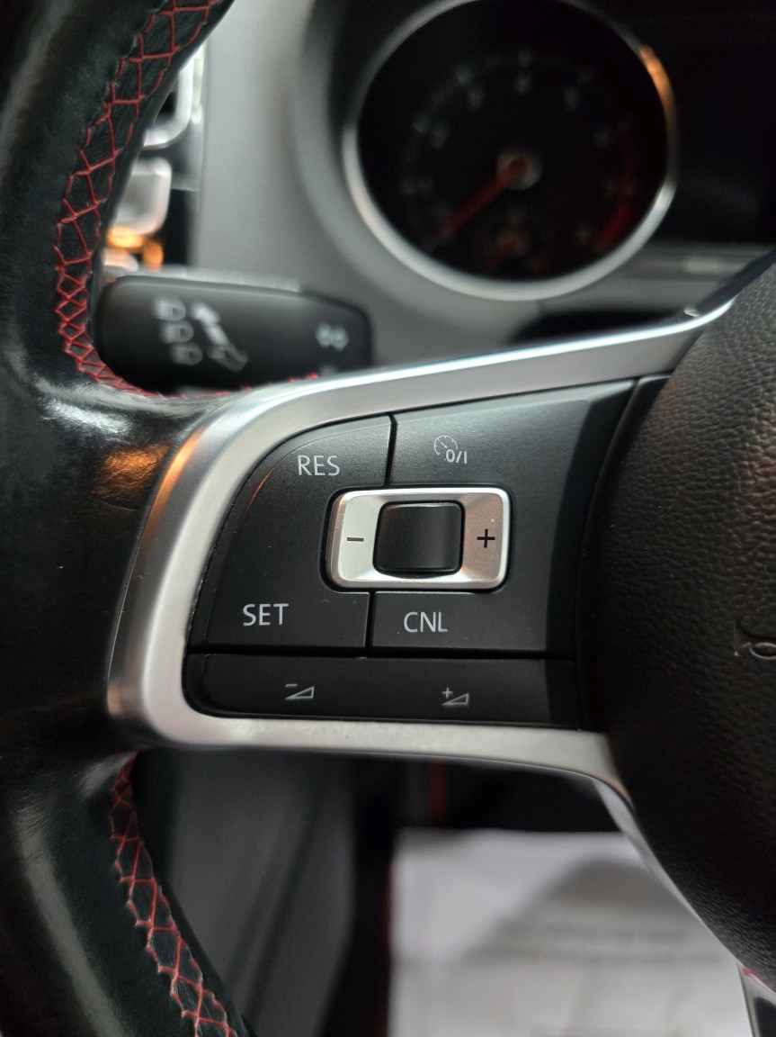 Used Volkswagen Polo 2015 for sale - 77173012: Photo 34