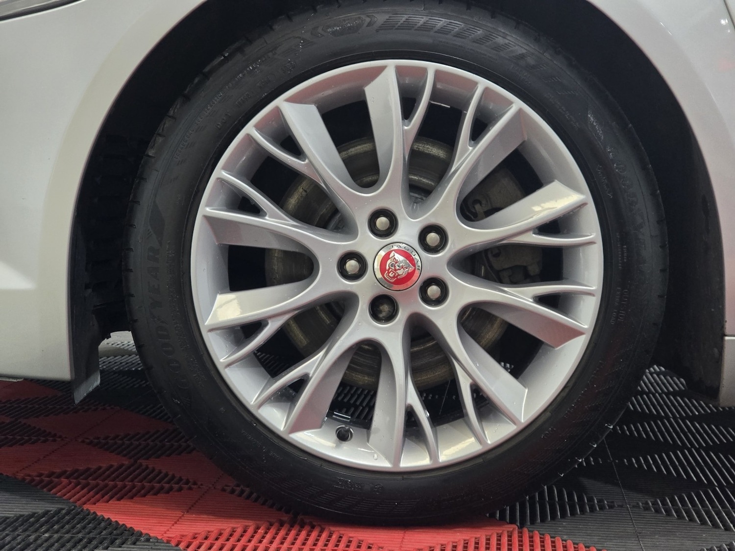 Used Jaguar XF 2014 for sale - 76979529: Photo 16