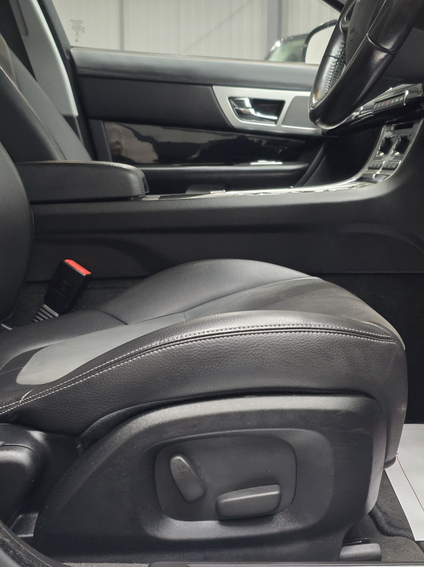 Used Jaguar XF 2014 for sale - 76979529: Photo 29