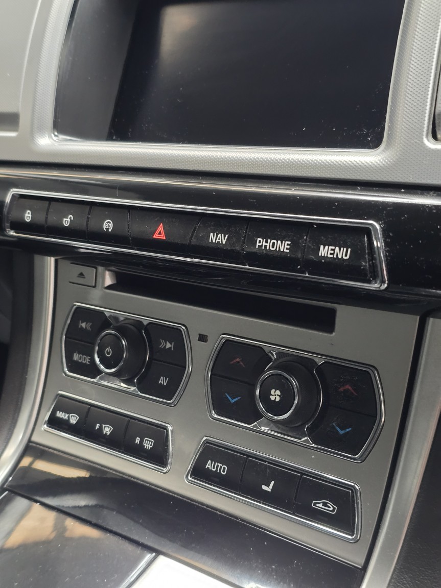 Used Jaguar XF 2014 for sale - 76979529: Photo 35