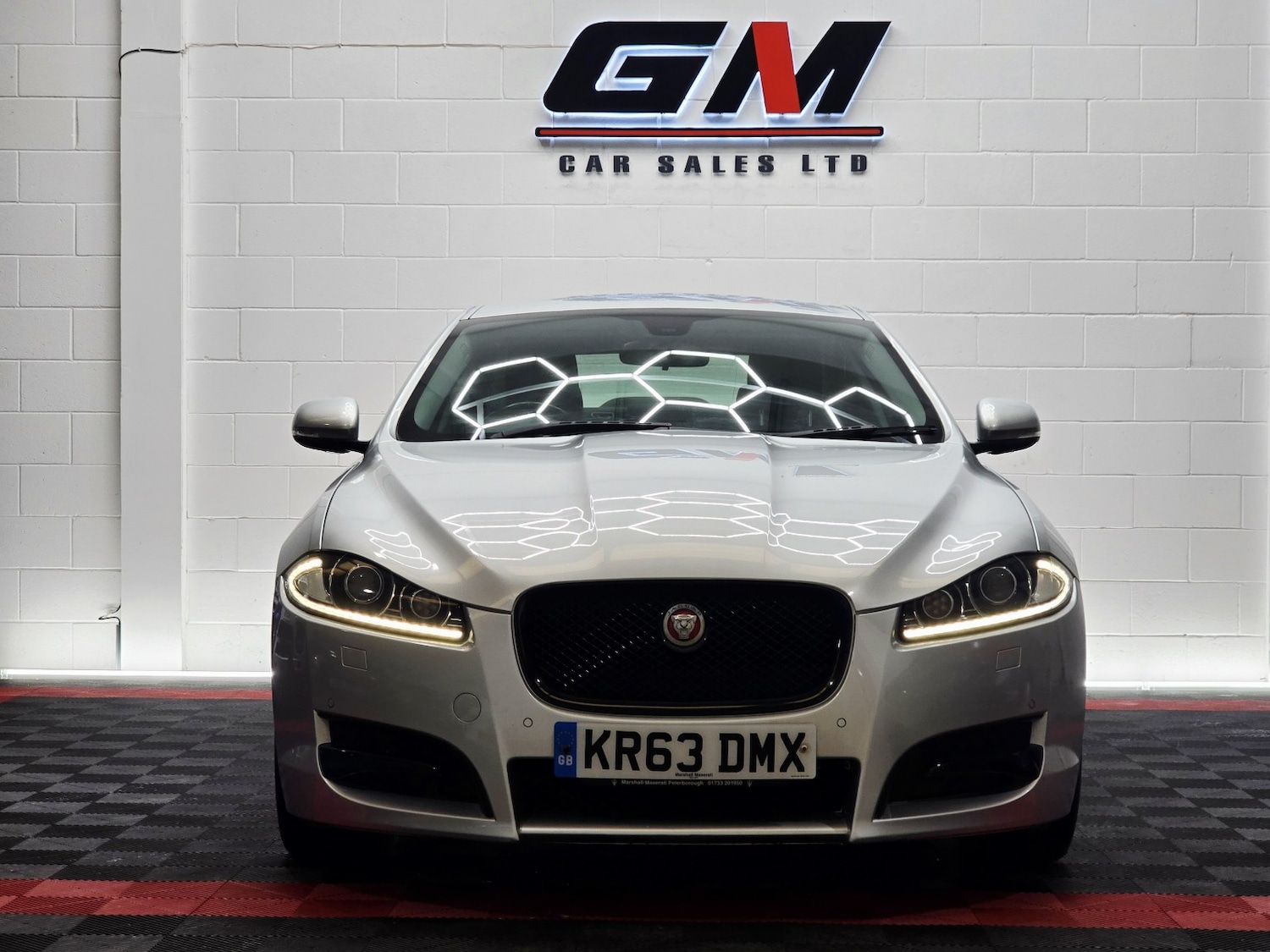 Used Jaguar XF 2014 for sale - 76979529: Photo 4
