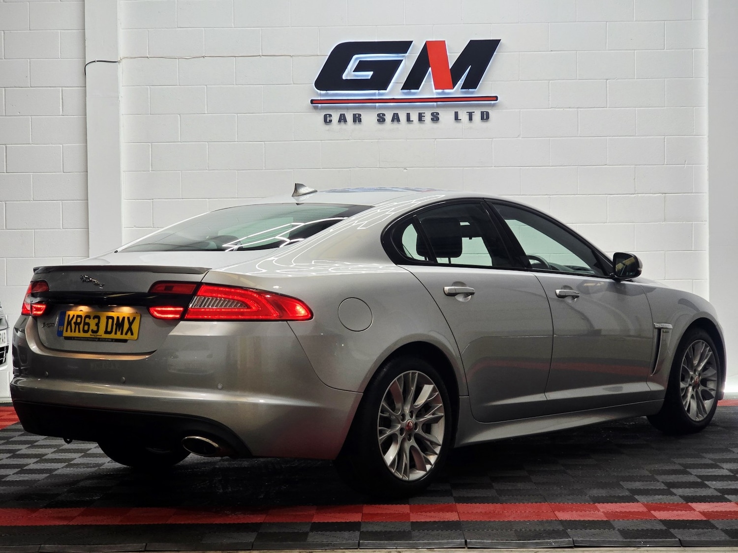 Used Jaguar XF 2014 for sale - 76979529: Photo 9